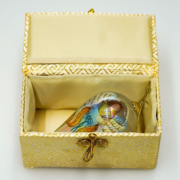 Beautiful Vintage Li Bien Hand-Painted Glass Ornament. - Picture 3 of 4